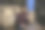 年轻人在家里看电视，照片图片下载