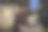 年轻人在家里看电视，照片图片下载