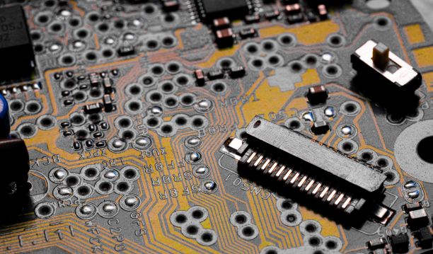 微机线路板上印刷布线的宏特写图片下载