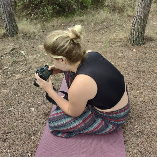 在大自然中拍照图片下载