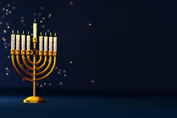 光明节贺卡模板快乐。金色烛台，深蓝色背景上有蜡烛。犹太节日光明节的庆祝概念。三维渲染图片下载