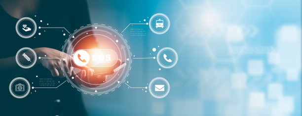 妇女使用智能手机与紧急应用程序在家里，打电话，聊天消息图标，紧急应用程序从智能手机为老年人，技术概念。老手触摸手机和呼救。图片下载