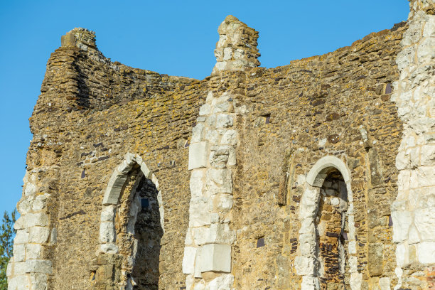 英国萨里郡吉尔福德圣凯瑟琳教堂图片下载