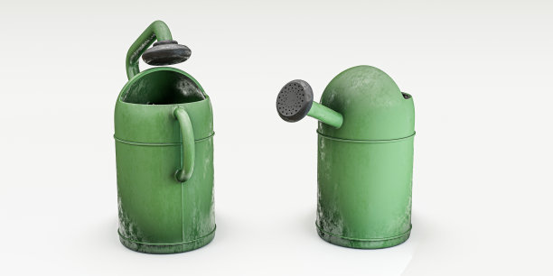 洒水罐孤立在白色背景图片下载