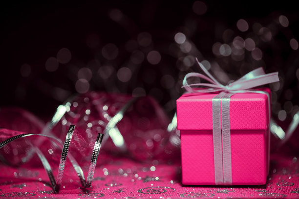 圣诞快乐!!圣诞礼物，彩灯和装饰品图片下载