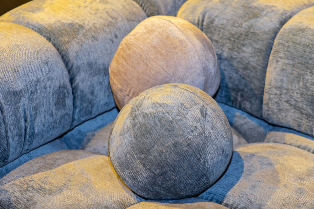 两个球枕图片下载