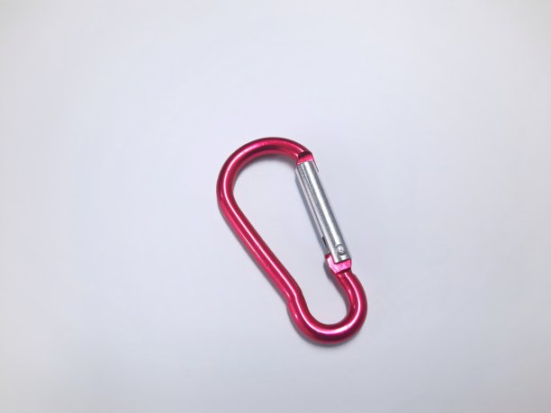 白色背景上的小钩环图片下载