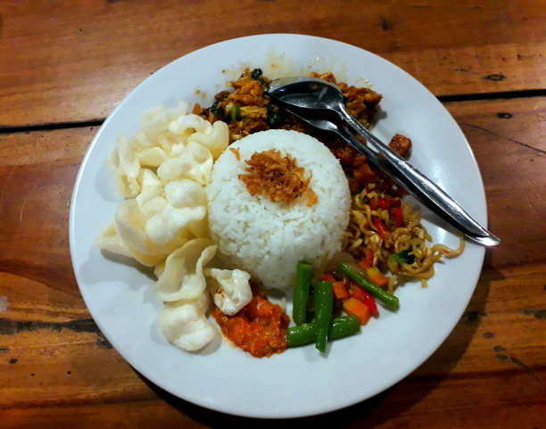 来自印尼的正宗食物“orak-arik”图片下载