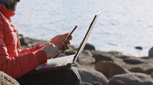 森林生态学家的日常生活。可持续性和生态系统护理。图片下载