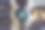 一个红绿灯的特写镜头，一个男人和一个女人牵着手图片下载