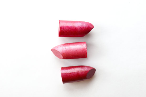 白色隔离唇膏图片下载