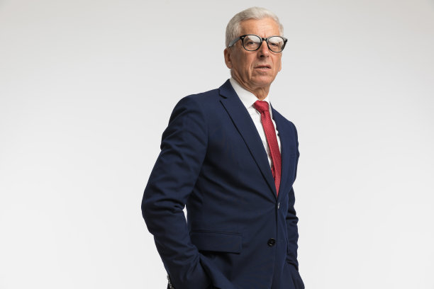 有风度的商人把手插进口袋图片下载