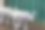 大象雕像对着绿皮书的特写镜头图片下载