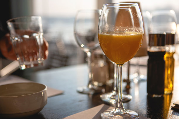 餐厅的餐桌图片下载