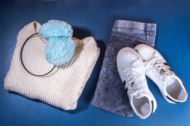 女式暖冬休闲服套装图片下载