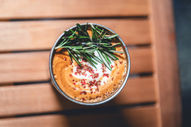 酒吧里的圣诞咖啡图片下载