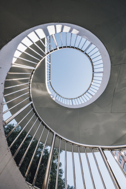 人行天桥螺旋楼梯图片下载