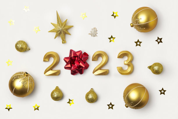 2023白桌黄金数字。现代新年背景。创意贺卡。平铺，俯视图，复制空间。旗帜设计。最小的节日模拟数字。庆祝节日的时间图片下载