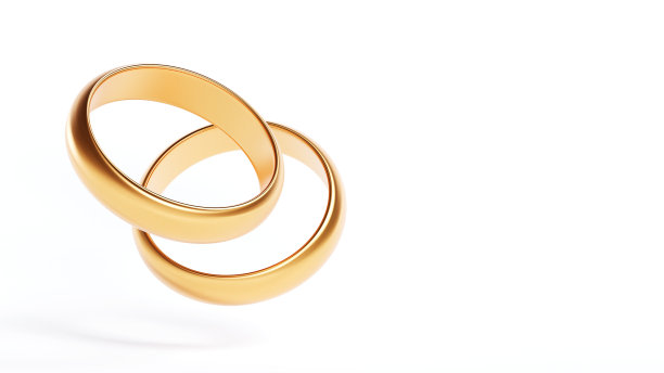 白色背景的金色订婚戒指。逼真的3D渲染。图片下载