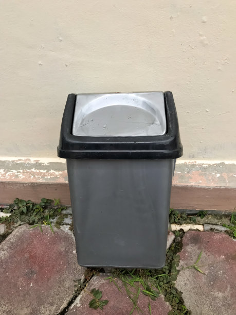 可以在汽车或公共汽车上使用的迷你垃圾桶图片下载