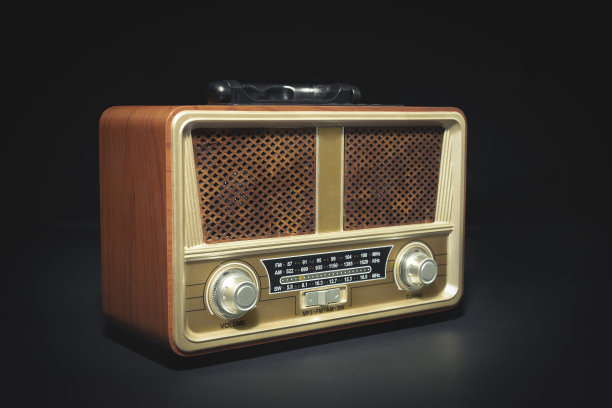 复古老式无线电接收机图片下载