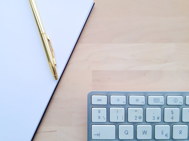 居家办公木桌图片下载