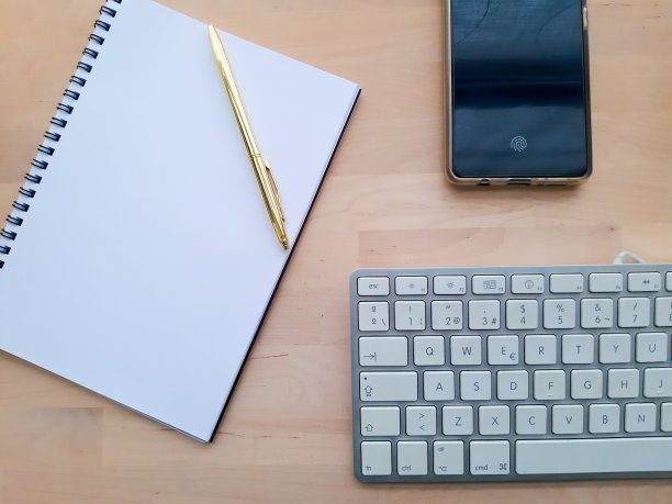 居家办公木桌图片下载