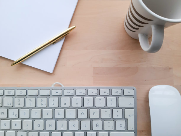 居家办公木桌图片下载