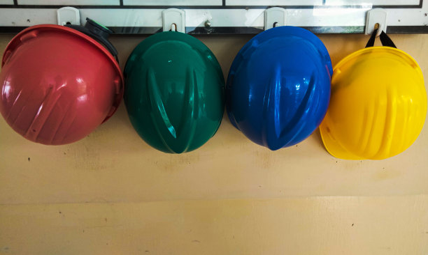 头盔有不同的颜色图片下载