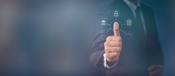 商人扫描指纹解锁安全系统互联网存储和金融系统银行和个人信息图片下载