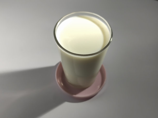 一杯牛奶图片下载