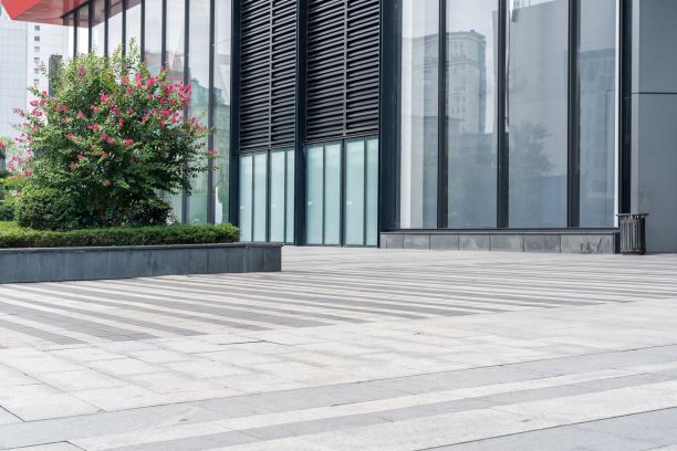 现代街道一层为复制空间。图片下载