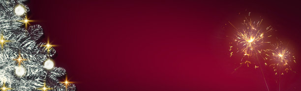 红色背景上的圣诞树。图片下载