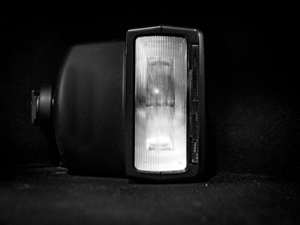 小型固定经典相机闪光灯图片下载