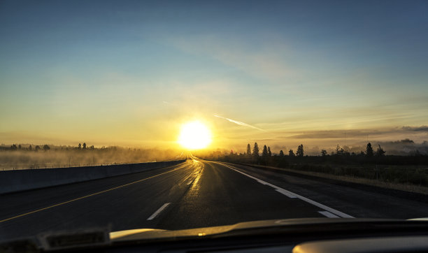 在新斯科舍省的跨加拿大高速公路上图片下载