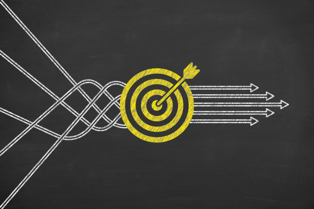 黑板背景上的目标解概念图片下载