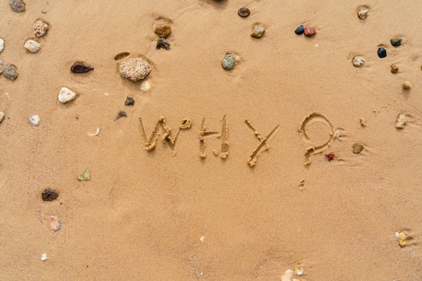 沙滩上写着“为什么?图片下载