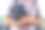不认识的实习生穿着制服，带着听诊器阅读医学书籍的剪影图片下载