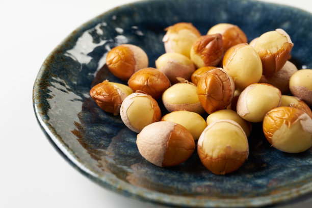 白底银杏果的图片图片下载