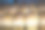 刚煮熟的热面包放在面包房里的托盘里。图片下载