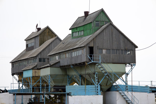 诺里亚，上世纪用来剥谷物的。20世纪的谷物清洗技术。图片下载