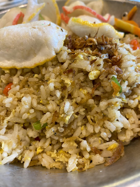 辣凤尾鱼炒饭图片下载