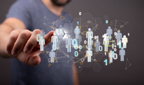 3D渲染的全球网络在人的手中盘旋图片下载