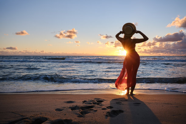 海上的女人图片下载