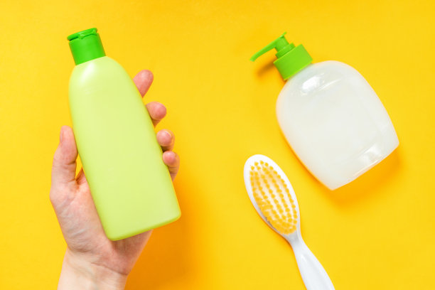 婴儿沐浴用品。呵护宝宝柔软的身体肌肤图片下载