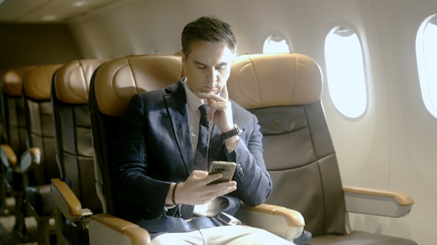 客运服务的工作人员图片下载