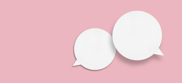 圆形白纸，粉色背景上有孤立的语音气泡。图片下载