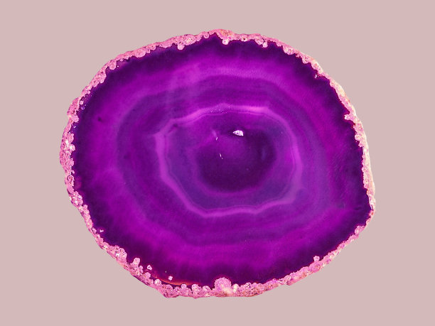 天然晶体片的图案和纹理使用与高分辨率。图片下载