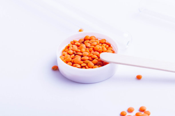 试管中的种子。为检测感染和疾病进行的实验室研究。Copyspace。图片下载