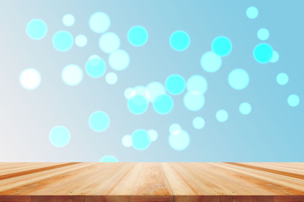 3D渲染，空木桌与模糊散景背景图片下载